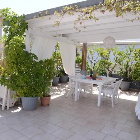Maisonete Near & Center Appartement